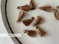 Silky Tassels on a Ring (4pcs)